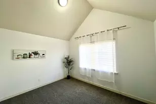 7915 NE Rockne Way, Hillsboro, OR 97006 - Photo 28