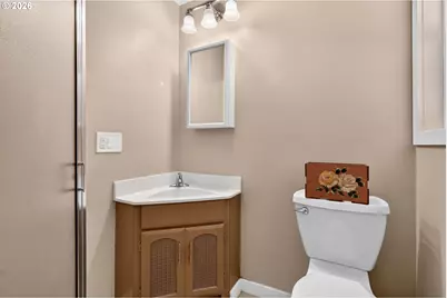 13636 SE Salmon St, Portland, OR 97233 - Photo 28