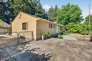 13636 SE Salmon St, Portland, OR 97233 - Photo 6