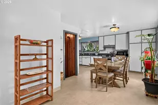 13636 SE Salmon St, Portland, OR 97233 - Photo 18