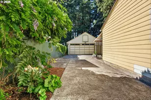 13636 SE Salmon St, Portland, OR 97233 - Photo 36