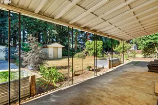 13636 SE Salmon St, Portland, OR 97233 - Photo 40