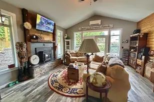 5230 4th St, Tillamook, OR 97141 - Photo 6