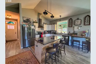 5230 4th St, Tillamook, OR 97141 - Photo 8