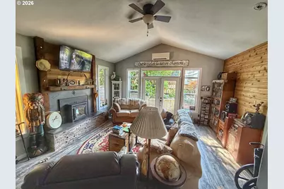 5230 4th St, Tillamook, OR 97141 - Photo 6