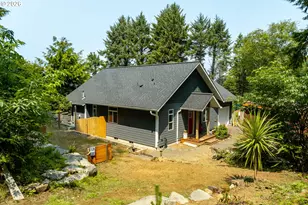 5230 4th St, Tillamook, OR 97141 - Photo 26