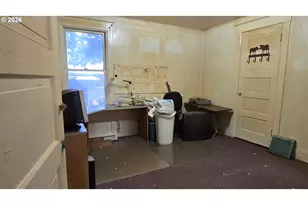885 NE 3rd St, Gresham, OR 97030 - Photo 18
