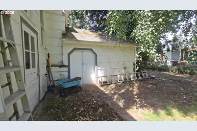 885 NE 3rd St, Gresham, OR 97030 - Photo 8