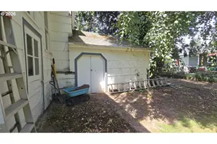 885 NE 3rd St, Gresham, OR 97030 - Photo 8