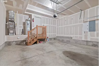 10552 NE Gateway St, Hillsboro, OR 97006 - Photo 38