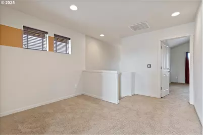 10552 NE Gateway St, Hillsboro, OR 97006 - Photo 18