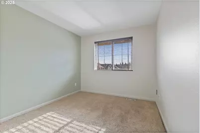 10552 NE Gateway St, Hillsboro, OR 97006 - Photo 30