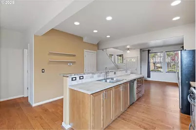 10552 NE Gateway St, Hillsboro, OR 97006 - Photo 12