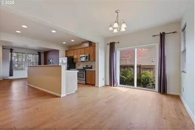 10552 NE Gateway St, Hillsboro, OR 97006 - Photo 16