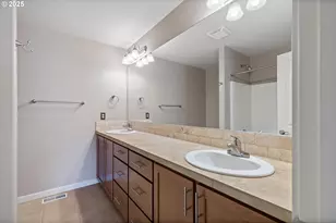 10552 NE Gateway St, Hillsboro, OR 97006 - Photo 22