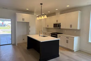 16177 Barlow Trl Ln, Oregon City, OR 97045 - Photo 6