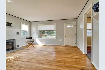 845 S Water St, Silverton, OR 97381 - Photo 2