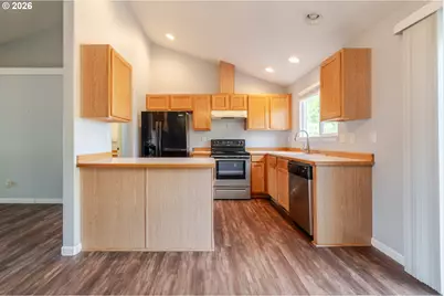 721 Griffin Dr, Monmouth, OR 97361 - Photo 8