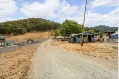 172 S Old Pacific, Myrtle Creek, OR 97457 - Photo 26
