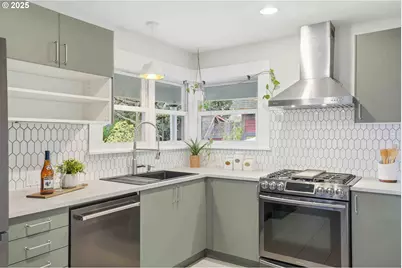 832 N Emerson St, Portland, OR 97217 - Photo 14