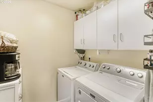 13217 SW Summerwood Dr, Portland, OR 97223 - Photo 20