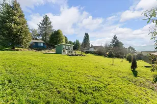 1378 NW Grove St, Roseburg, OR 97471 - Photo 32