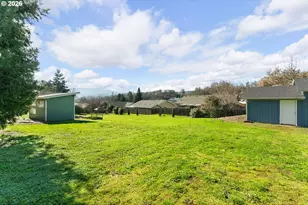 1378 NW Grove St, Roseburg, OR 97471 - Photo 30