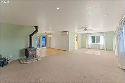 1378 NW Grove St, Roseburg, OR 97471 - Photo 10
