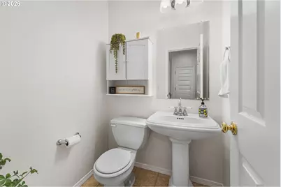 807 SE 197th Ave, Camas, WA 98607 - Photo 8