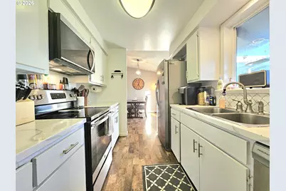 390 N 7th Pl, Harrisburg, OR 97446 - Photo 12