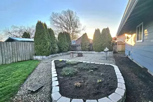 390 N 7th Pl, Harrisburg, OR 97446 - Photo 28