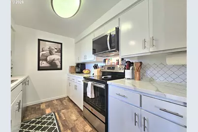 390 N 7th Pl, Harrisburg, OR 97446 - Photo 14