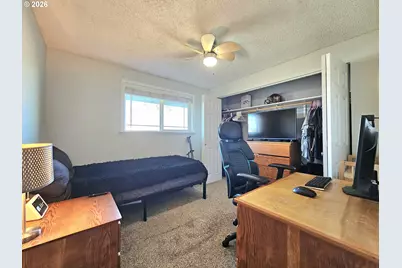 390 N 7th Pl, Harrisburg, OR 97446 - Photo 26