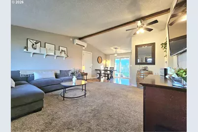 390 N 7th Pl, Harrisburg, OR 97446 - Photo 4