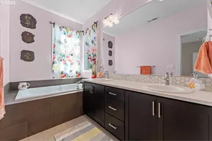 7862 SW Capitol Hill Rd, Portland, OR 97219 - Photo 20