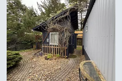 1600 Rhododendron Dr #155, Florence, OR 97439 - Photo 16