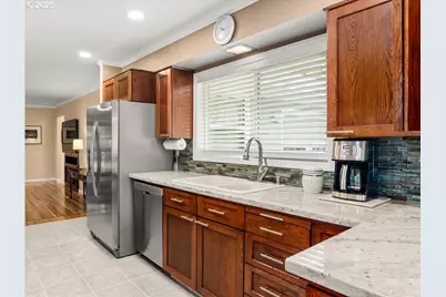 9845 SW Eagle Ln, Beaverton, OR 97008 - Photo 8