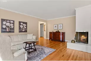 9845 SW Eagle Ln, Beaverton, OR 97008 - Photo 2