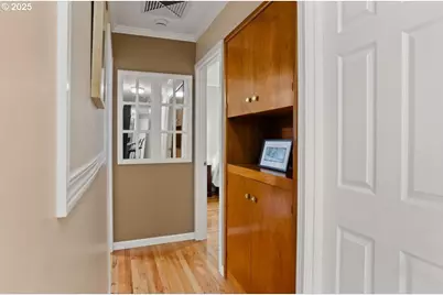 9845 SW Eagle Ln, Beaverton, OR 97008 - Photo 32