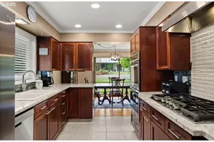 9845 SW Eagle Ln, Beaverton, OR 97008 - Photo 10