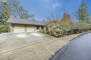 2315 W 28th Ave, Eugene, OR 97405 - Photo 2