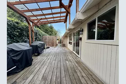 2580 Fir St, North Bend, OR 97459 - Photo 44
