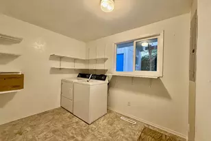 2580 Fir St, North Bend, OR 97459 - Photo 12