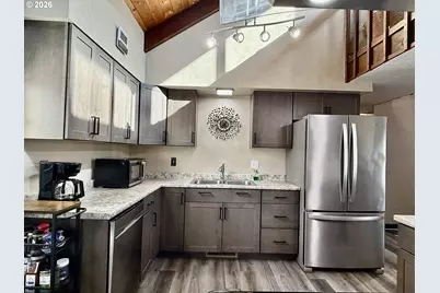 2580 Fir St, North Bend, OR 97459 - Photo 12