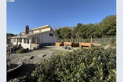 2580 Fir St, North Bend, OR 97459 - Photo 38