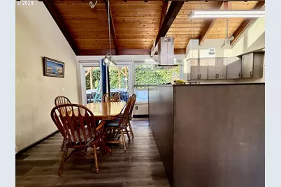 2580 Fir St, North Bend, OR 97459 - Photo 14