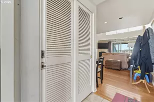 103 N Hayden Bay Dr, Portland, OR 97217 - Photo 20