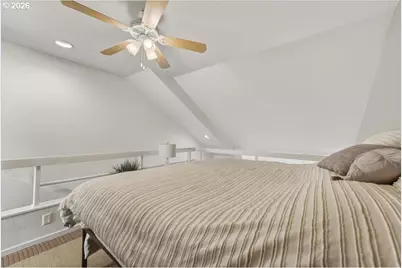 103 N Hayden Bay Dr #103, Portland, OR 97217 - Photo 14
