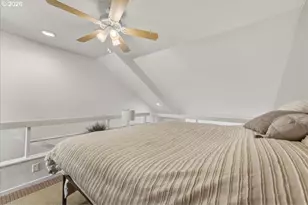 103 N Hayden Bay Dr, Portland, OR 97217 - Photo 14