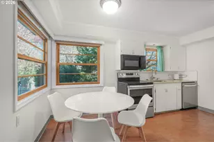 3286 NE Holman St, Portland, OR 97211 - Photo 10